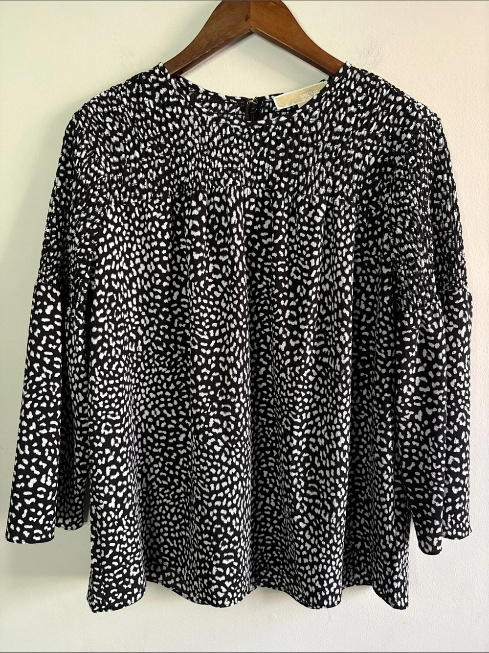 MICHAEL Michael Kors M Black White Animal Print Pleated 3/4 Sleeve Blouse